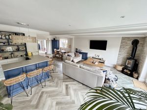 Photo 25- click for photo gallery